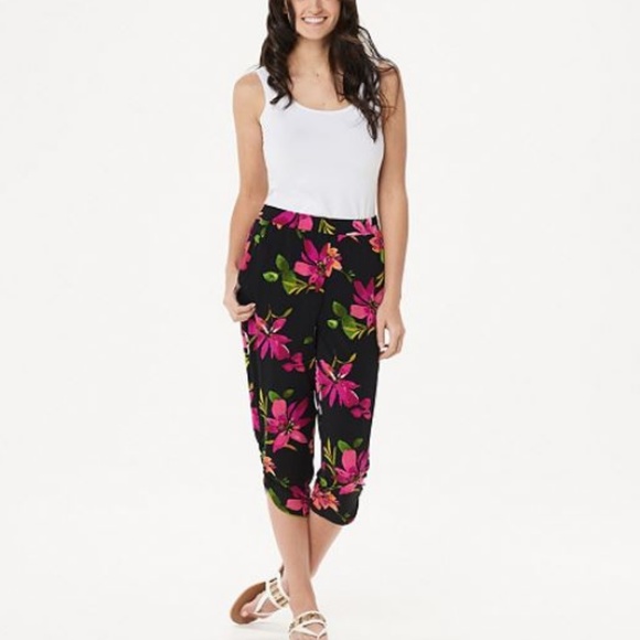 Susan Graver Liquid Knit Crop Pants Ruching Detail - Picture 3 of 4